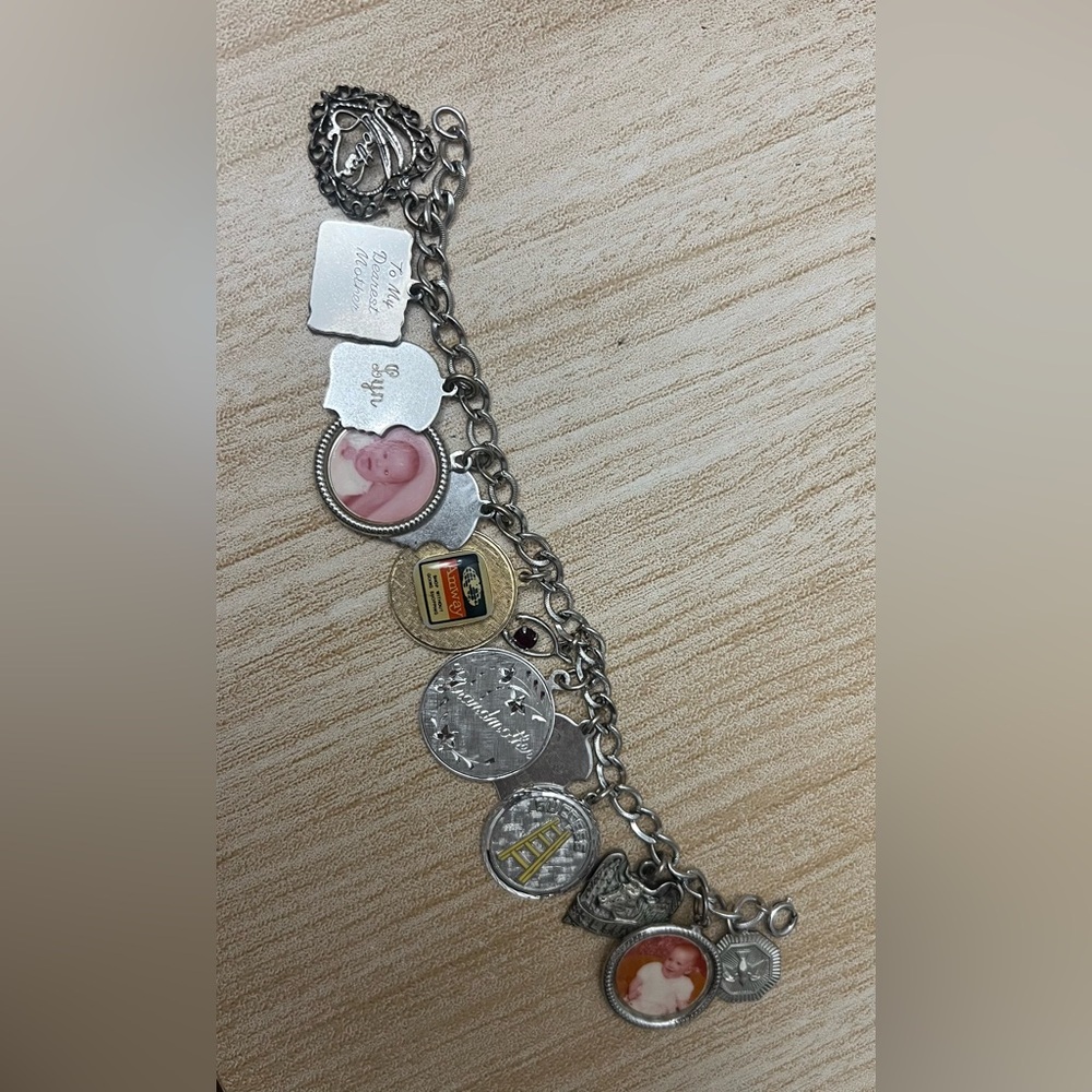 Vintage 1970s sterling silver charm bracelet